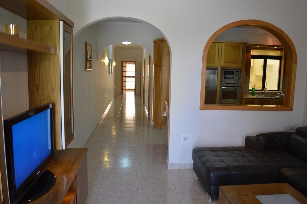 The April Maisonette Marsaskala Luaran gambar